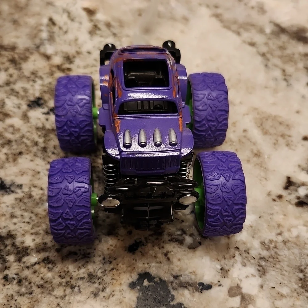 Rev up purple car Rumble